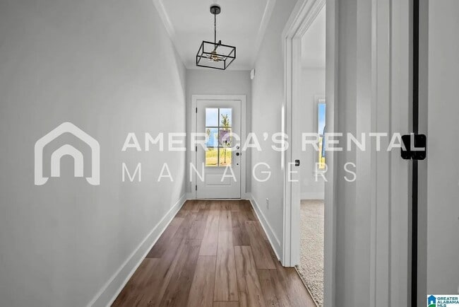 Building Photo - Rare 5 Bedroom Home for Rent!