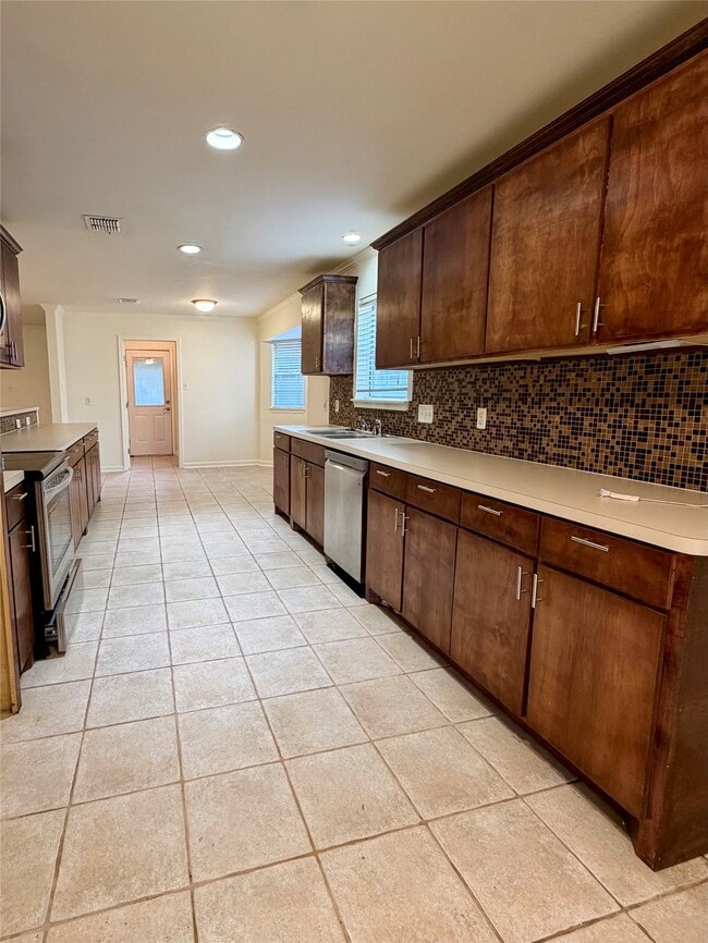 Building Photo - 5422 Winding Way Dr