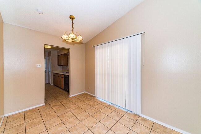 Building Photo - 2-BEDROOM DUPLEX