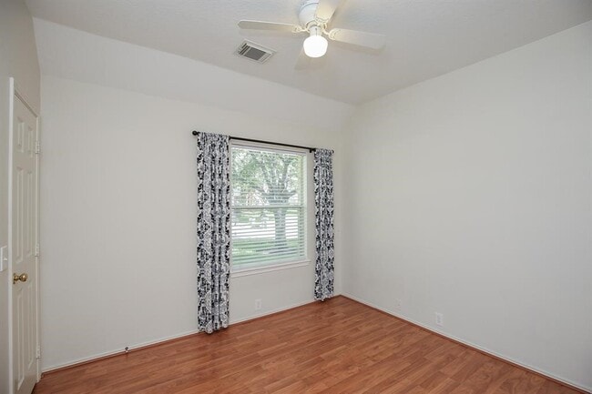 Building Photo - 20502 Pioneer Bend Ct