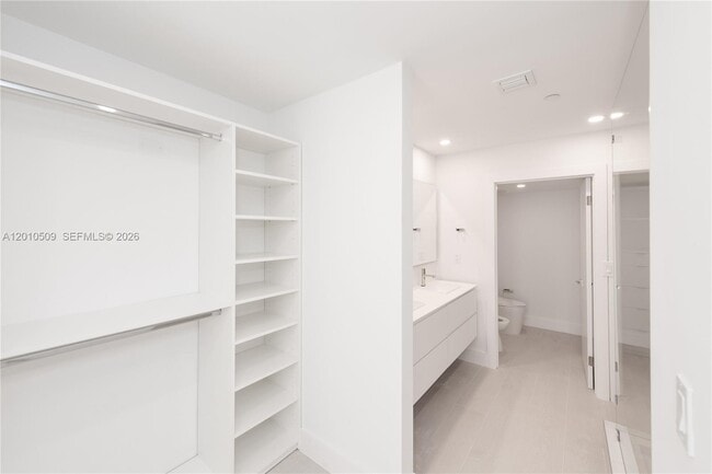Building Photo - 151 Crandon Blvd