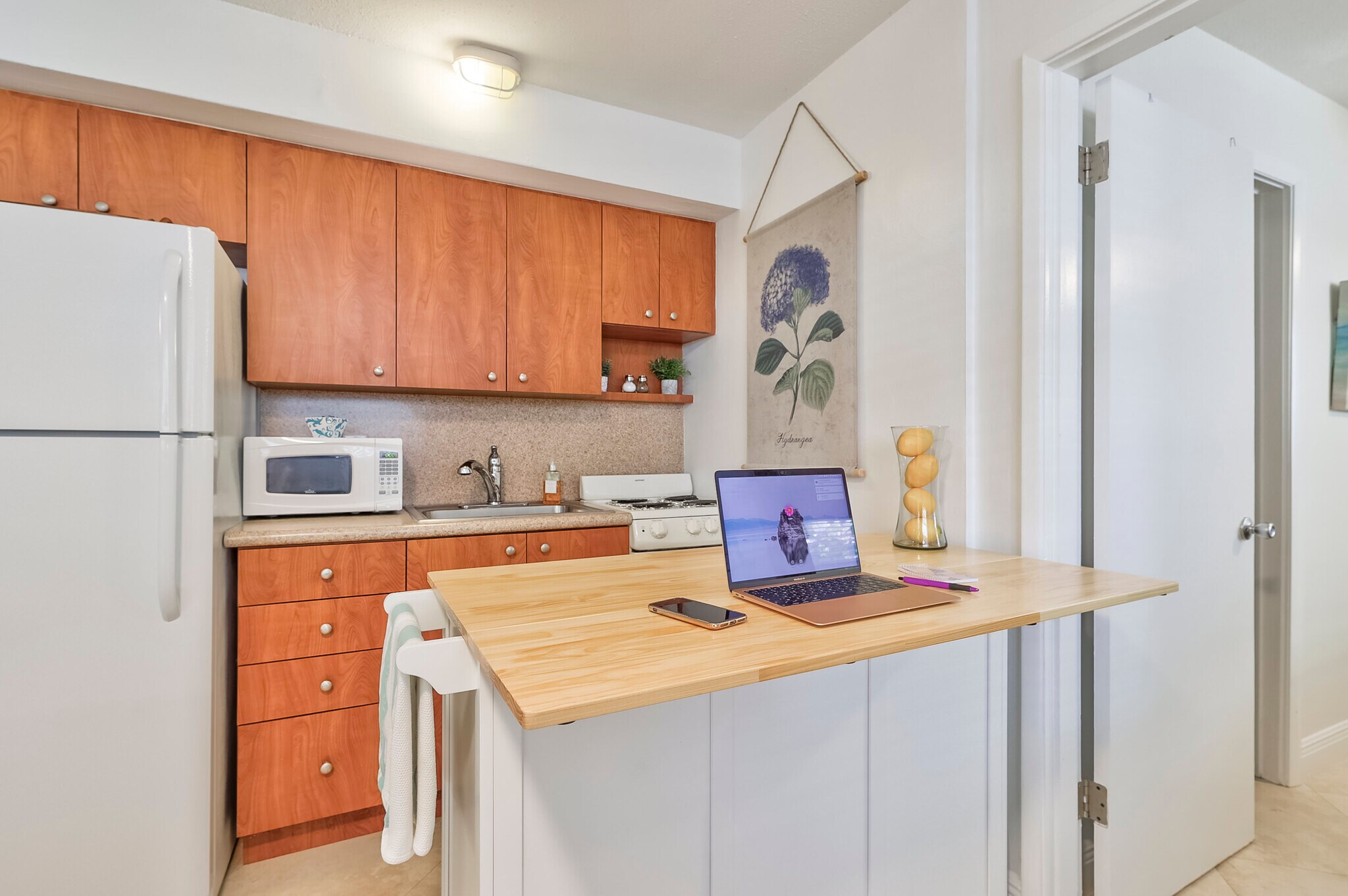 Building Photo - 3230 NE 13th St