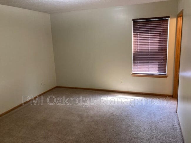 Building Photo - 247 Westhaven Dr