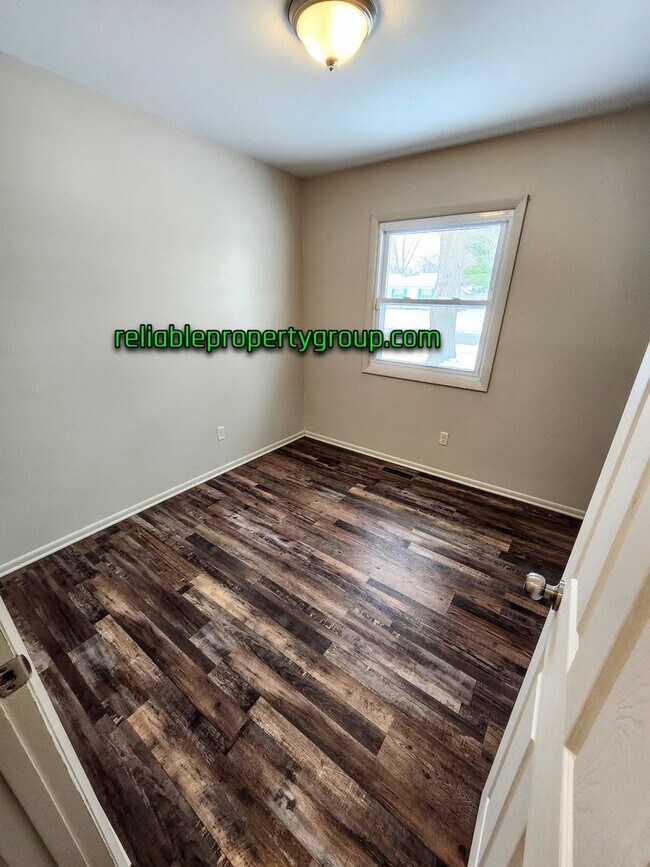 Building Photo - New Listing - Fort Wayne