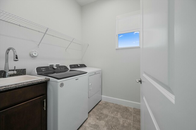 Building Photo - 14964 RedCove Pl