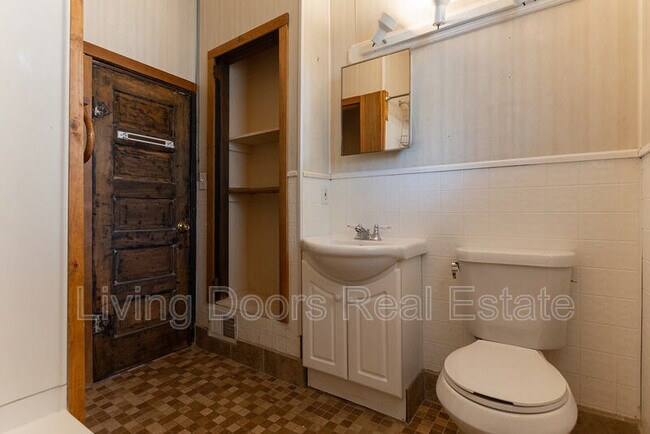 Building Photo - 1529 N 24th St