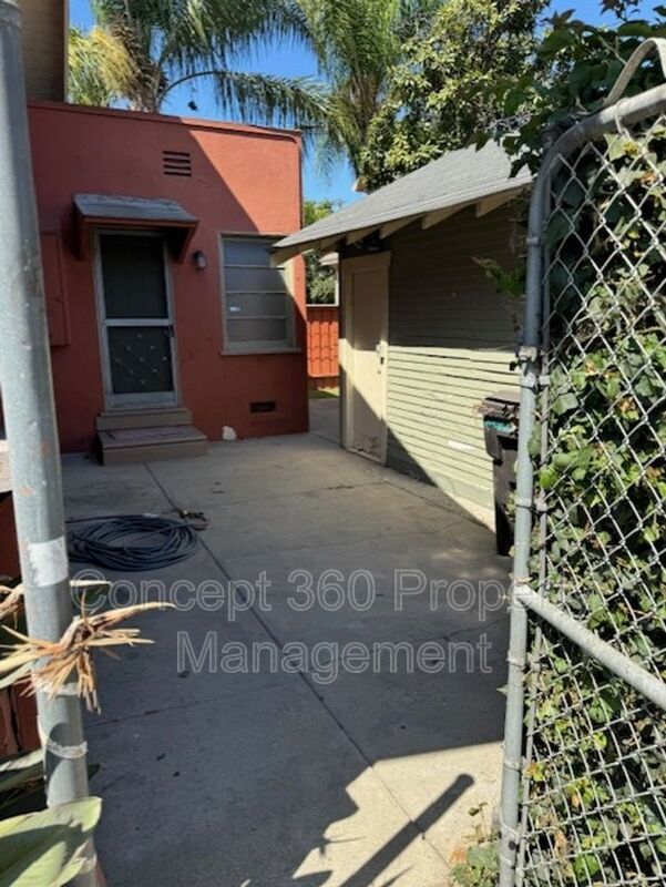 Building Photo - 417 Gaviota Ave