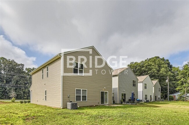 Building Photo - 7331 Neal Rd