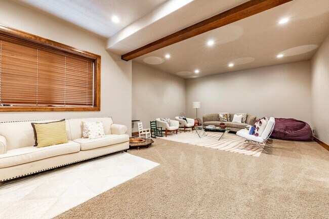 Building Photo - Magnificent Mountain Living in Jeremy Ranch