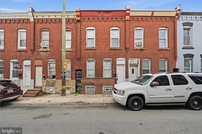 Building Photo - 2062 E Stella St
