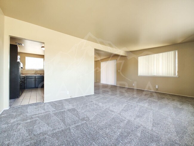 Building Photo - 1637 Paradise Ln