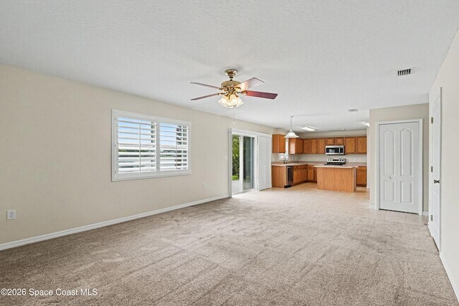 Building Photo - 5353 Outlook Dr