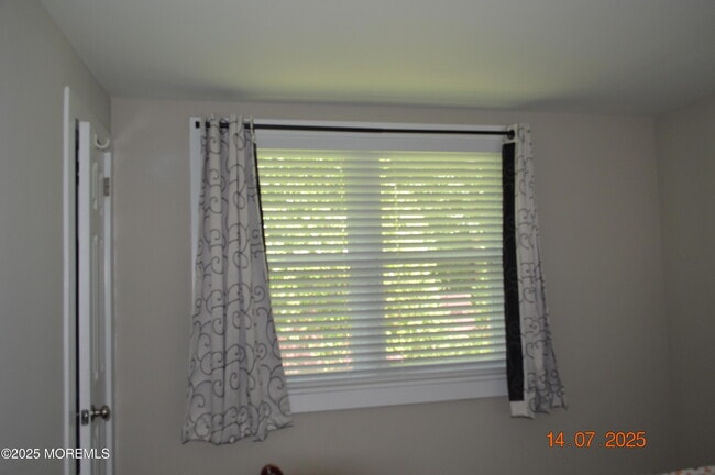 Building Photo - 14 Homestead Ln