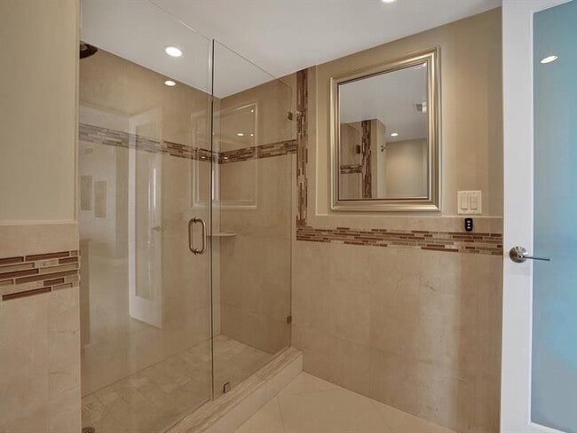 Building Photo - 4280 Galt Ocean Dr