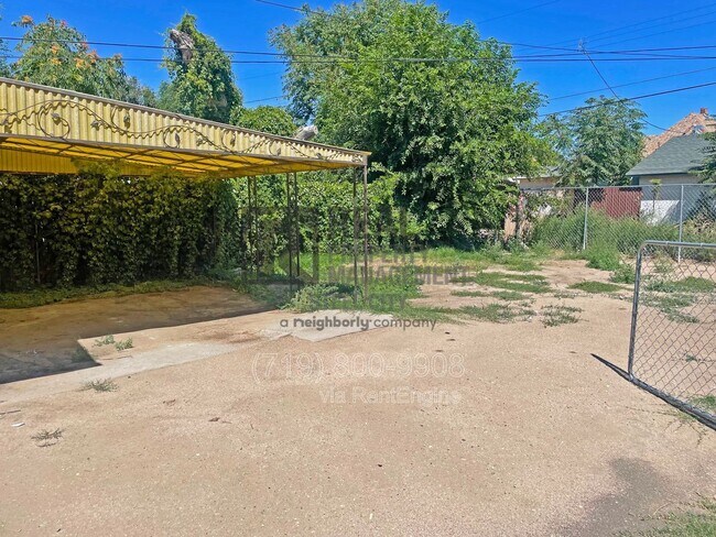 Building Photo - 927 E 1st St