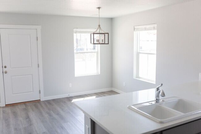 Building Photo - Townhomes at Jericho