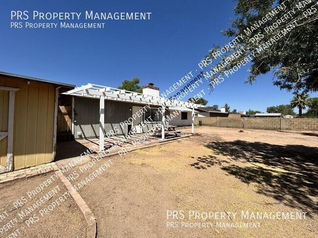 Building Photo - 711 N Oracle-