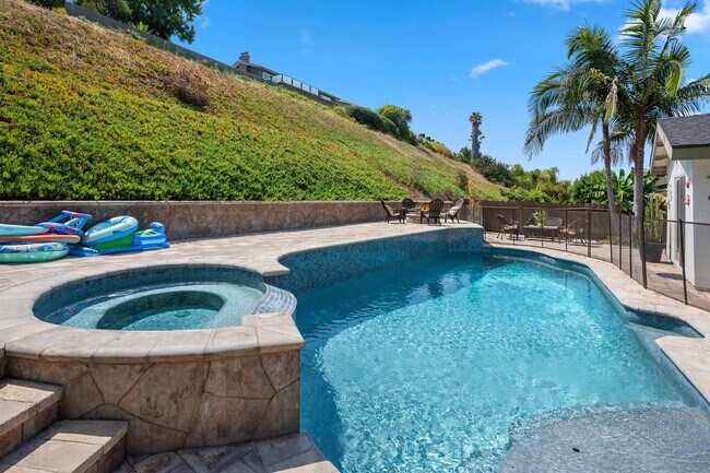 Building Photo - 5765 Bounty St