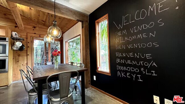 Building Photo - 3617 Maplewood Ave