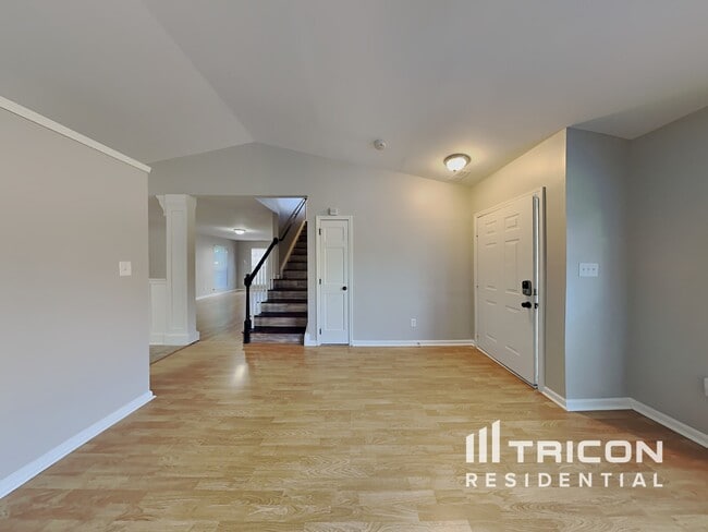 Building Photo - 104 N Tanninger Rd