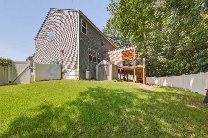 Building Photo - Unit