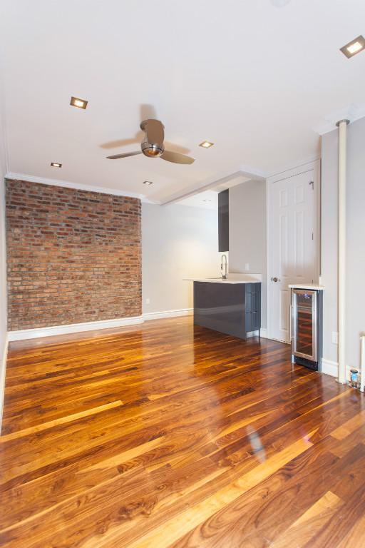 Building Photo - 1590 Lexington Ave