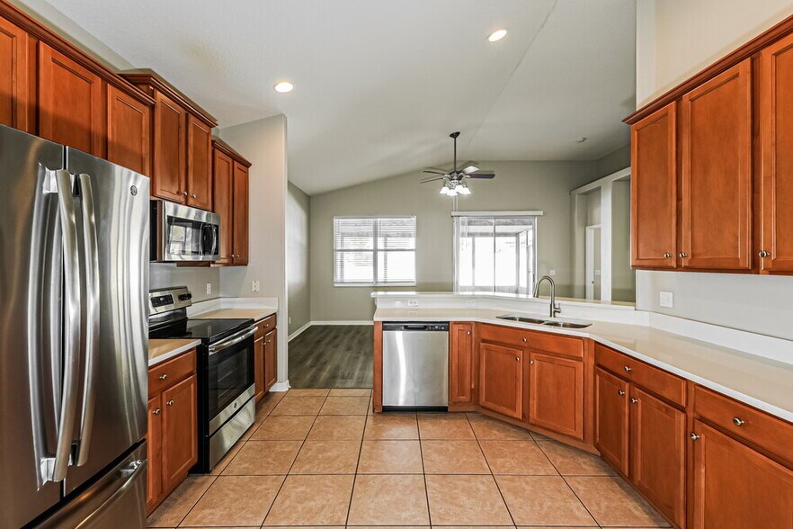 Building Photo - 8610 Sandy Plains Dr