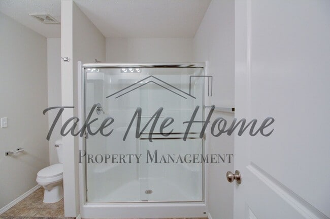 Building Photo - 3 Bedroom in Nixa!