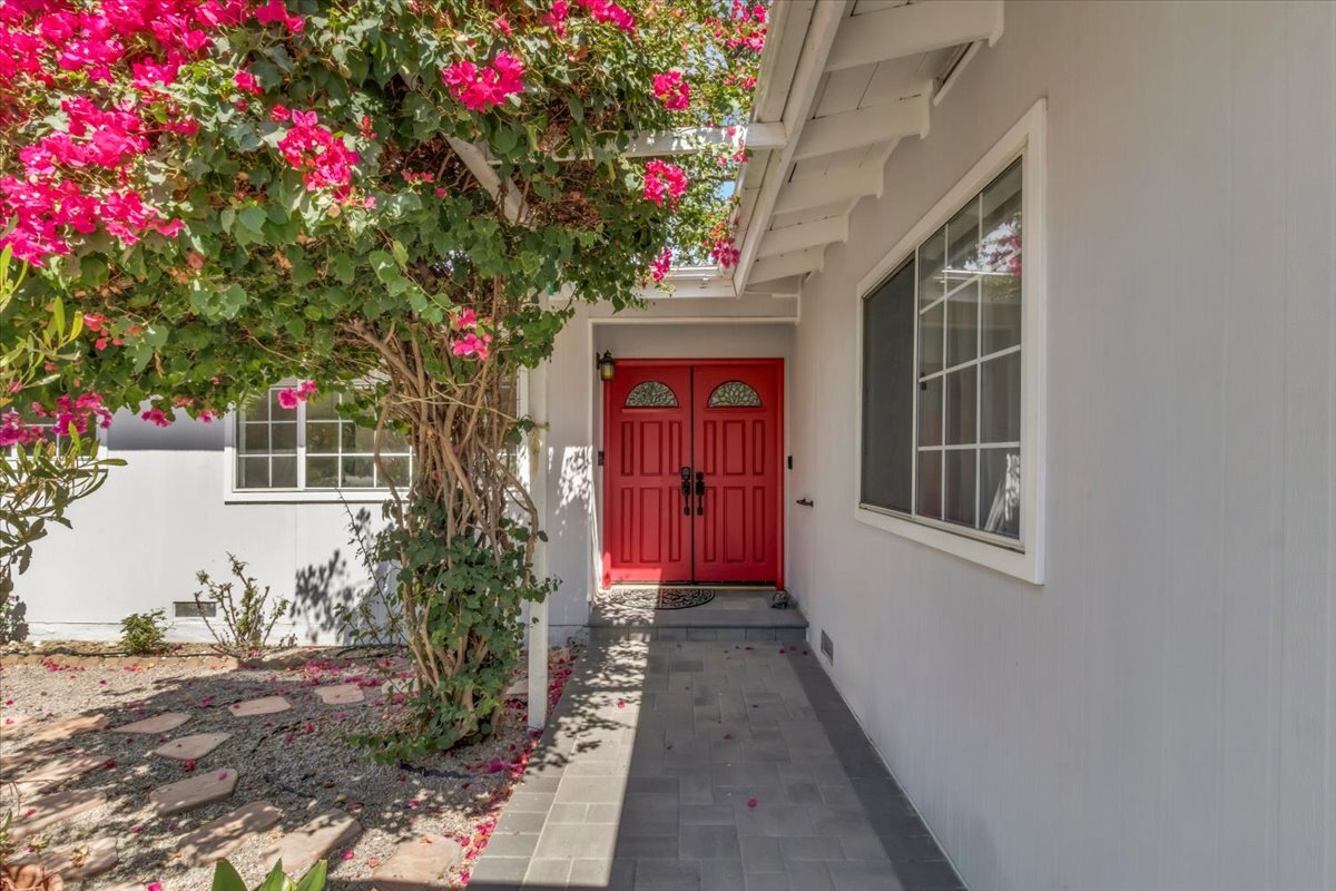 Building Photo - 23223 Canzonet St