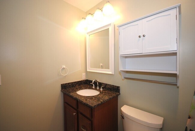 Building Photo - 240 Heritage Dr