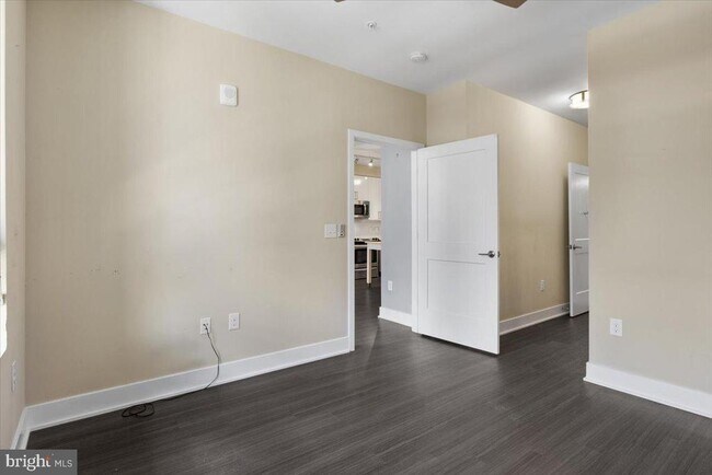 Building Photo - 145 Riverhaven Dr