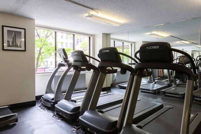 Building Photo - 150 Lawrence St