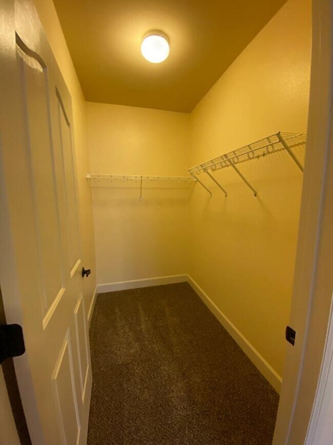 Building Photo - PHEASANT RUN CONDO (PR#24)