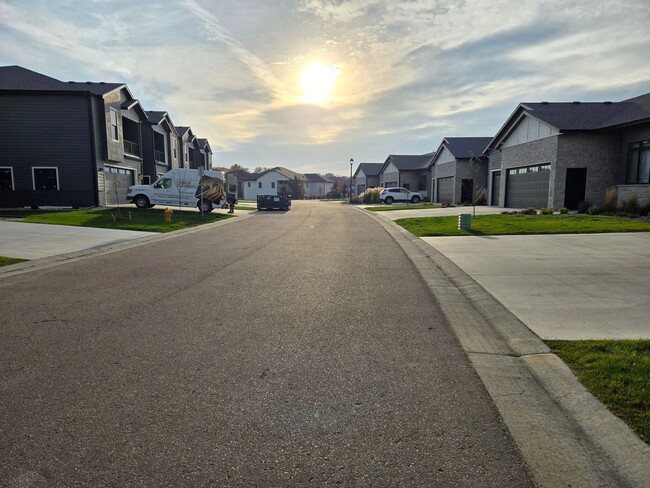 Building Photo - Cherry Lake Village Town Home