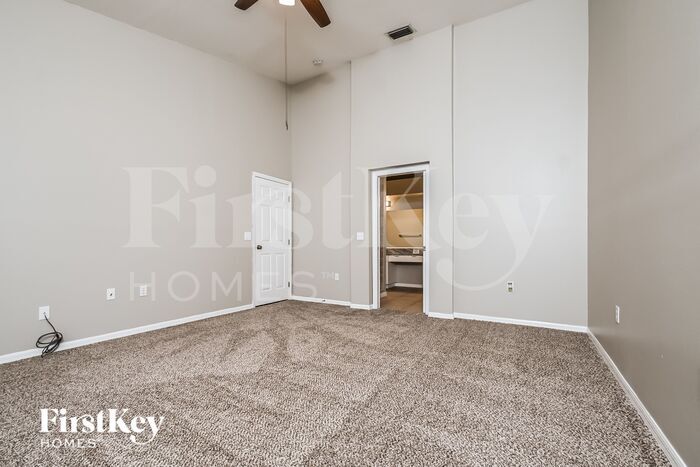 Building Photo - 4527 Gentrice Dr
