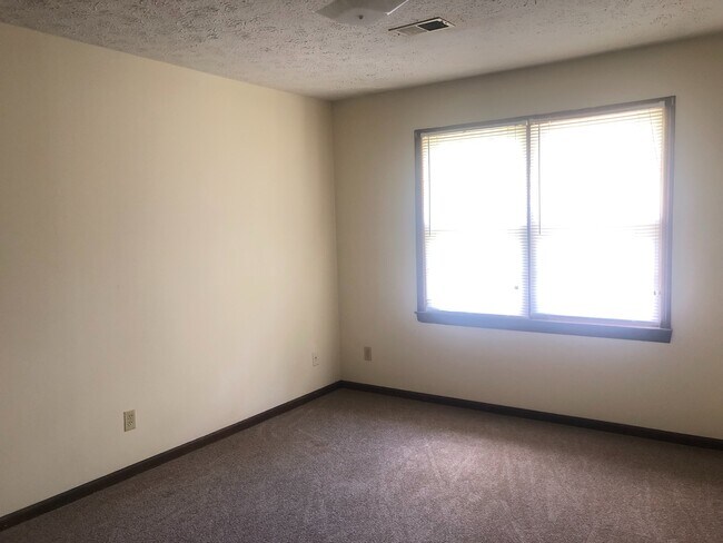 Building Photo - 111 Williamson St