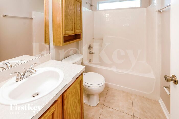 Building Photo - 15 Rymen Ln