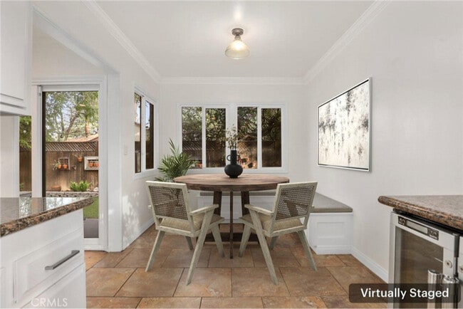 Building Photo - 5634 Ponce Ave