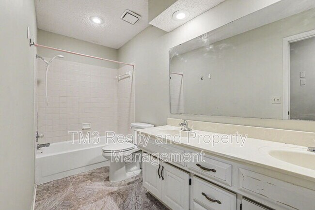 Building Photo - 10313 W 131st St
