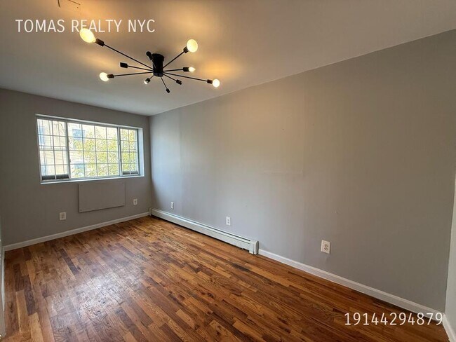 Building Photo - 794 Freeman St