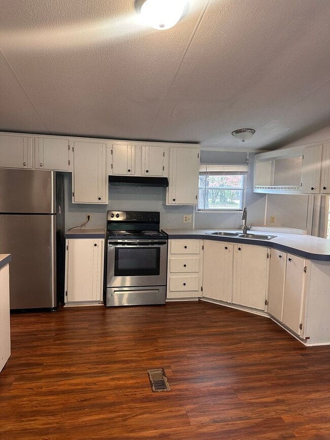 Building Photo - RENTAL HOME 3BD/2BTH