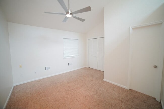 Building Photo - 2 Bed / 2 Bath Near FSU
