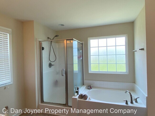 Building Photo - 4 br, 2.5 bath House - 348 Slate Drive