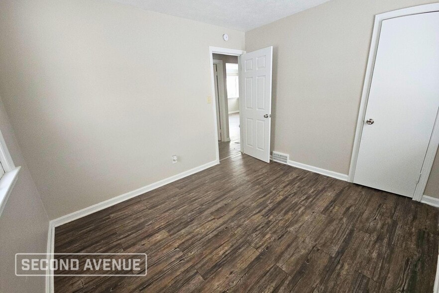 Building Photo - 3990 Jo Ann Dr