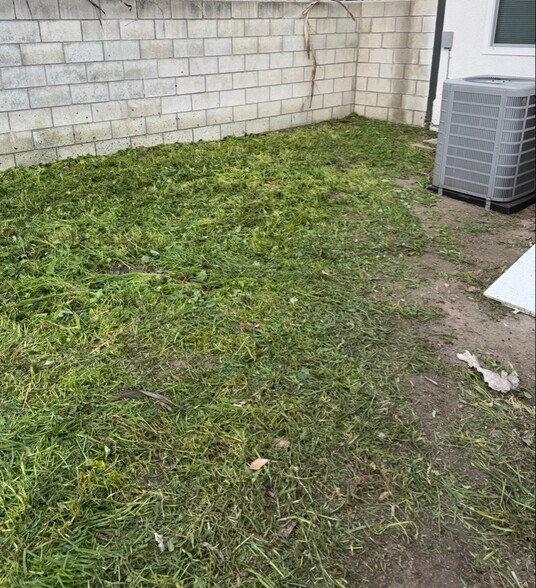 Building Photo - 1550 N Pershing Ave