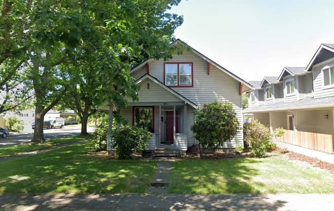 Building Photo - 3 Bedroom House in NE Salem