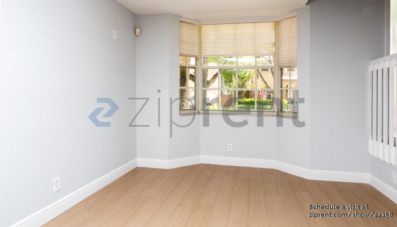 Building Photo - 10931 NW 12th Pl