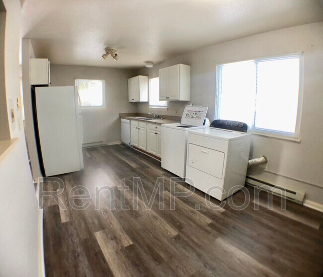 Building Photo - 915 Mulberry Ln