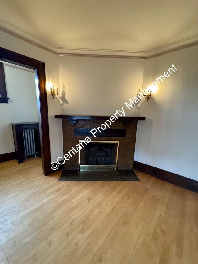 Building Photo - 205-207 N Excelsior Ave