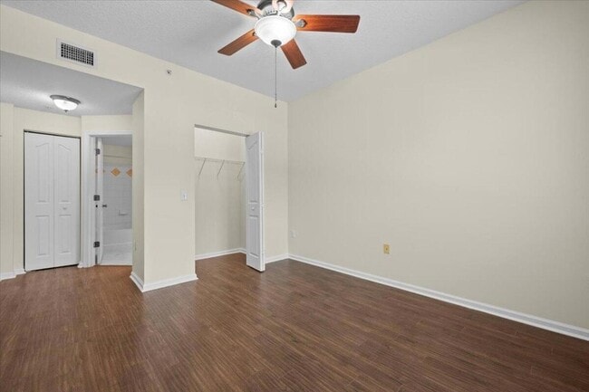 Building Photo - 6203 Myrtlewood Cir W